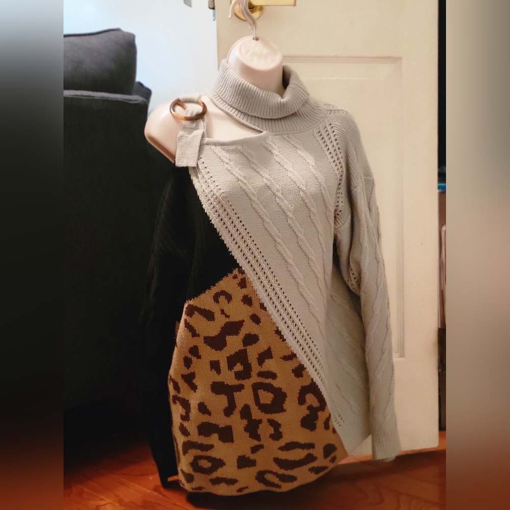 Cold Shoulder Sweater - Picture 2 of 3